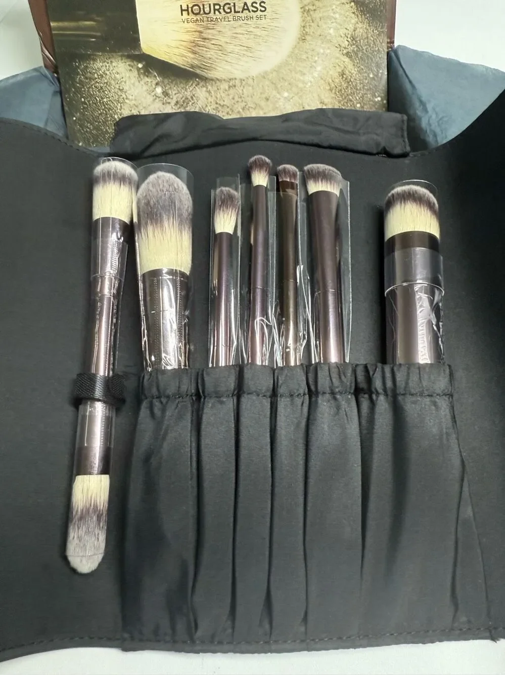 New Hourglass Professional Makeup Brush Set 7Pc With Case